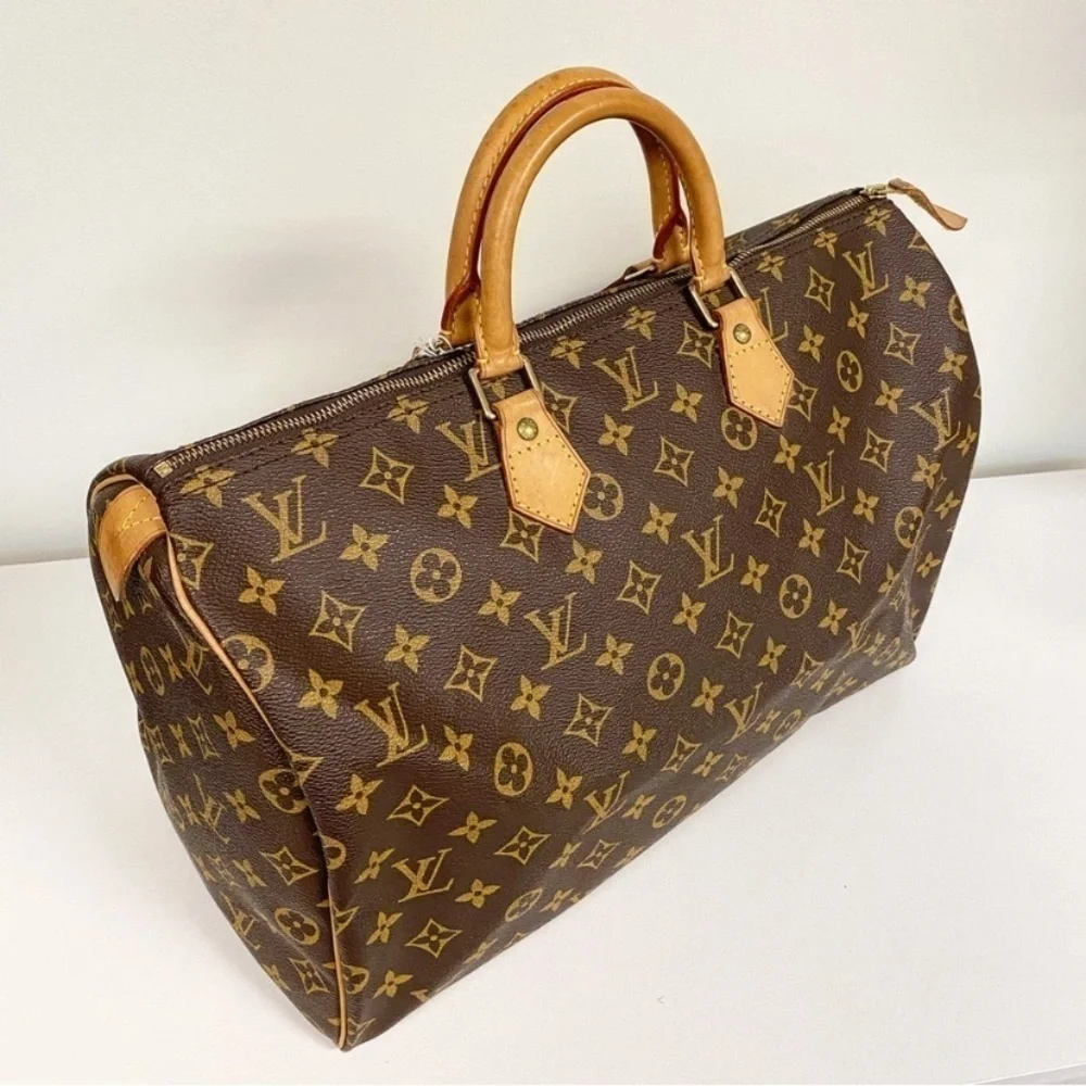 Louis Vuitton Monogram Speedy 40 Bag